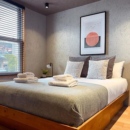 Stylish Urban Retreat West Ldn! Apartment Brentford Bagian luar foto