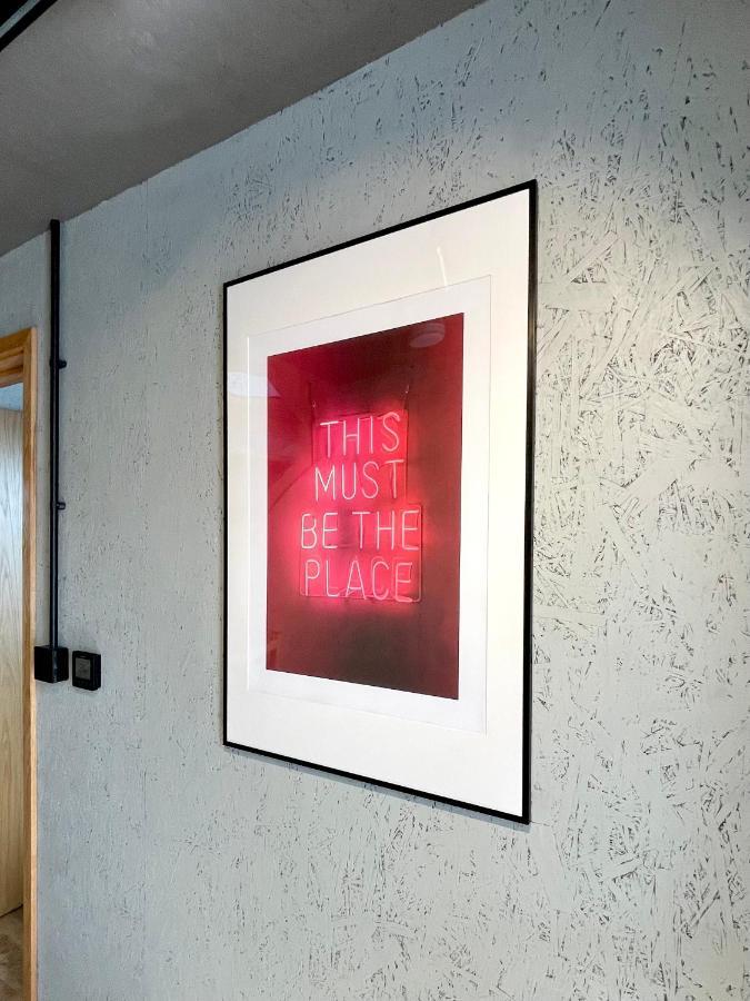 Stylish Urban Retreat West Ldn! Apartment Brentford Bagian luar foto