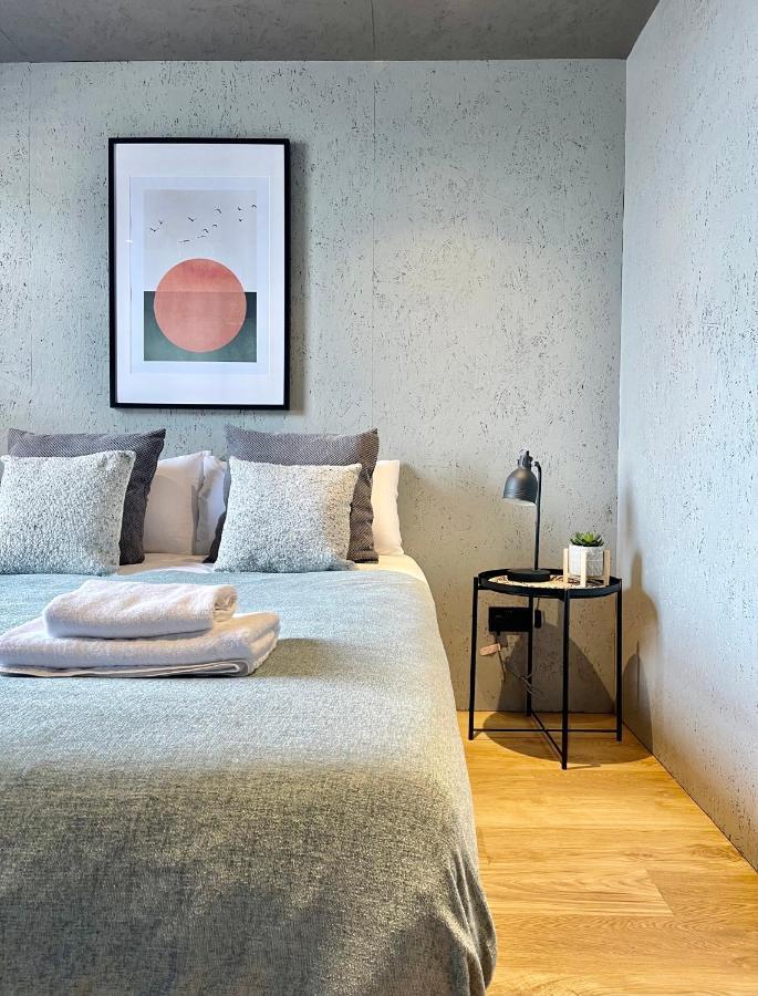 Stylish Urban Retreat West Ldn! Apartment Brentford Bagian luar foto